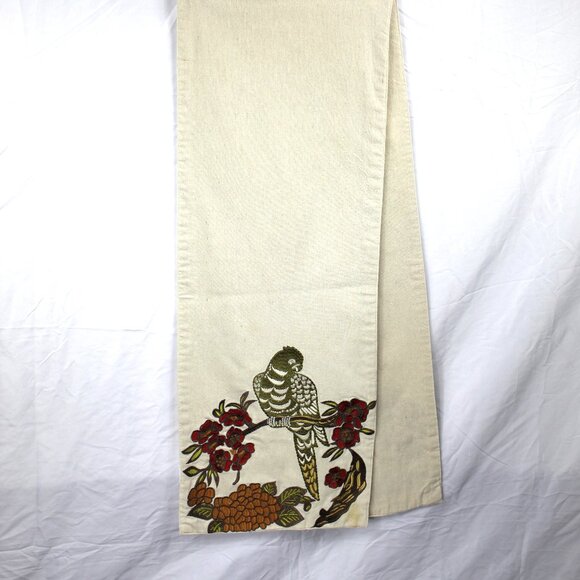 Parrot and Floral Design Simply/Envogue Embroidery Muslin Fabric Table Runner - Picture 4 of 8
